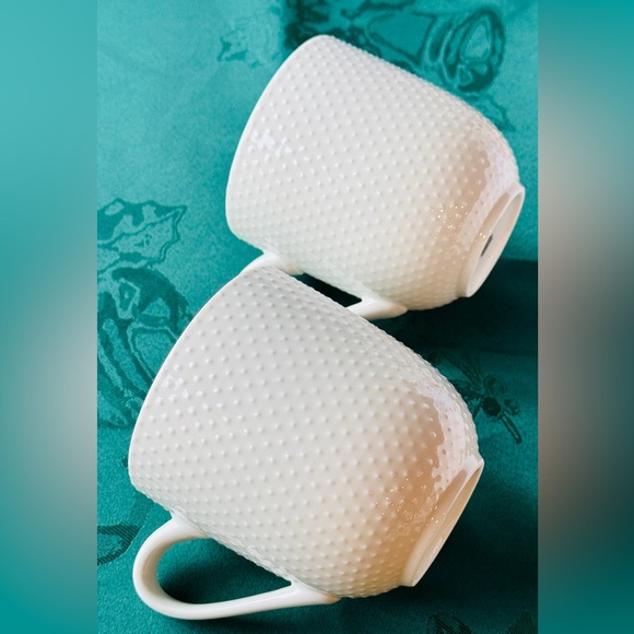 White Mugs Bone China Set of 2 NWOT Mugs Drinkware bar Modern Kitchen Whimsical - Picture 8 of 11